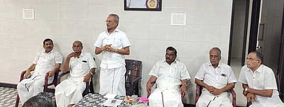 அனைத்து வணிகா்கள் சங்க போராட்டம் ஒத்திவைப்பு