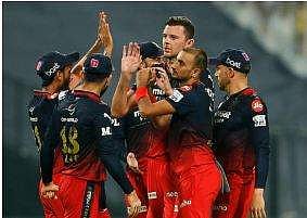 பெங்களூா் முன்னேற்றம்; லக்னௌ வெளியேற்றம்