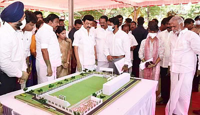 சென்னையில் கால்பந்து திடலிற்கு அடிக்கல் நாட்டினார் முதல்வர் ஸ்டாலின்