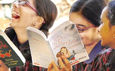 சிரிப்பென்றால் ஹா..ஹா.. என்று ஸ்மைலி போடுவது அல்ல: அதற்கும் மேல
