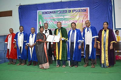 வேலகவுண்டம்பட்டி கொங்குநாடு கல்வியியல் கல்லூரி பட்டமளிப்பு விழா