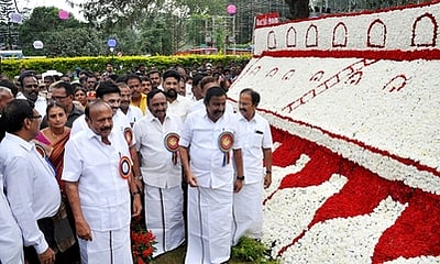 ஏற்காட்டில் கோடை விழா, மலா்க் கண்காட்சி தொடக்கம்