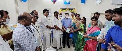 மாவட்ட மத்திய கூட்டுறவு வங்கிக் கிளைகள் திறப்பு: ஆட்சியா், எம்எல்ஏ-க்கள் பங்கேற்பு