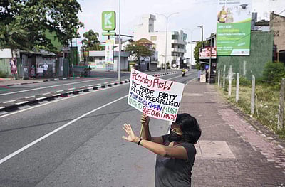 தனியார் நிறுவனங்கள் எரிபொருள் இறக்குமதி செய்ய அனுமதி: இலங்கை
