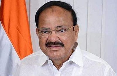 வெங்கைய நாயுடுவுடன் பாஜக மூத்த தலைவர்கள் சந்திப்பு