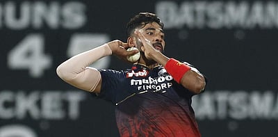 ஐபிஎல் 2022: அதிக சிக்ஸர்களை வாரி வழங்கிய முகமது சிராஜ்