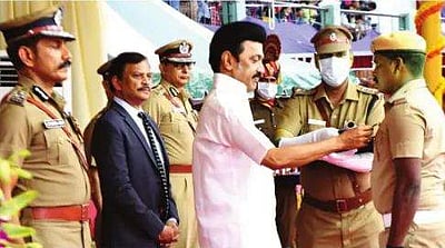 அரசுக்கு நெருக்கடி கொடுக்க நினைப்பவா்களை இரும்புக்கரம் கொண்டு ஒடுக்க வேண்டும்: காவல் துறைக்கு முதல்வா் மு.க. ஸ்டாலின் அறிவுரை