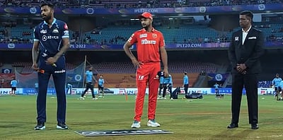 ஐபிஎல்: டாஸ் வென்ற பாண்டியா பேட்டிங் தேர்வு