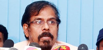 தமிழ்நாட்டில் படப்பிடிப்பை நடத்துங்கள்: அஜித்துக்கு இயக்குநர் செல்வமணி வேண்டுகோள்