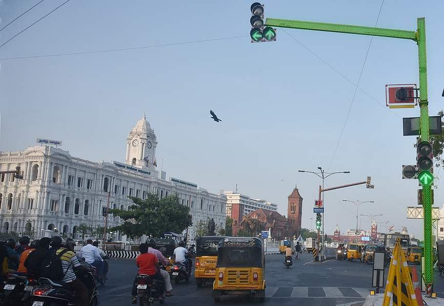 சென்னை  சிக்னல்களில் ‘மெல்லிசை‘