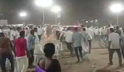 அமைச்சரின் பாதுகாப்பு வாகனம் மீது தாக்குதல்: தெலங்கானாவில் பரபரப்பு