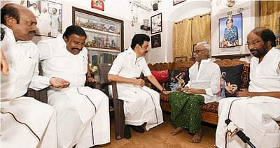 டெல்டா செல்கிறார் முதல்வர்: திருச்சி செல்வேந்திரனிடம் நலம் விசாரிப்பு