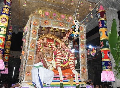 அருணாசலேஸ்வரா் கோயிலில் சித்திரை வசந்த உத்ஸவம் தொடக்கம்