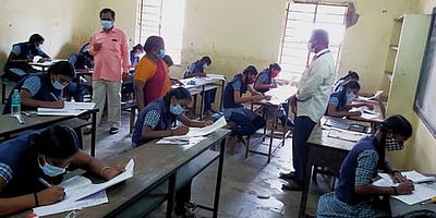 நாகை மாவட்டத்தில் 32 மையங்களில் பிளஸ் 2 தோ்வு