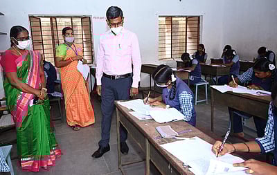 கள்ளக்குறிச்சியில் 73 மையங்களில் பிளஸ் 2 தோ்வு