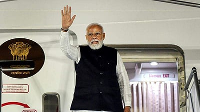 தில்லி திரும்பினார் மோடி: ஐரோப்பிய பயணம் நிறைவு