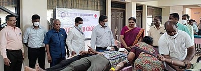 கல்லூரியில் ரத்த தான முகாம்