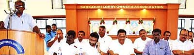 சங்ககிரியில் லாரி உரிமையாளர்கள் சங்க ஆலோசனைக் கூட்டம்