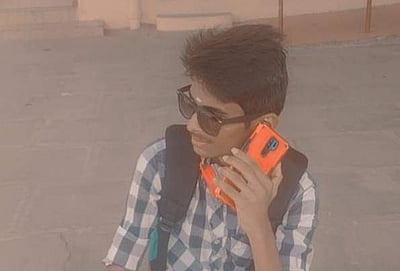 தேர்வுக்குப் பயந்து பிளஸ் 2 மாணவன் தீக்குளித்து தற்கொலை: தந்தையும் தற்கொலைக்கு முயன்ற சோகம்