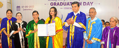 இந்திராகாந்தி கல்லூரியில் பட்டமளிப்பு விழா