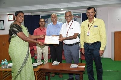 பேராசிரியா்களுக்கு புத்தாக்க பயிற்சி நிறைவு விழா