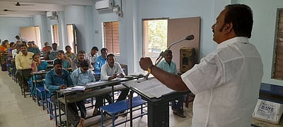 ‘பயன்பாட்டு ஆய்வாக தமிழ்த் திறனாய்வுகளை மாற்ற வேண்டும்’