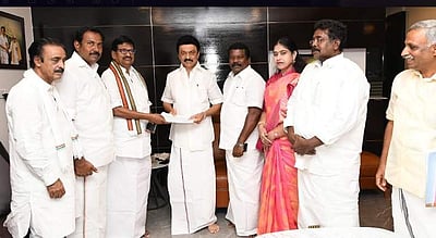 தமிழ்நாடு காங்கிரஸ் சார்பில் ரூ.10 லட்சம் நிதி