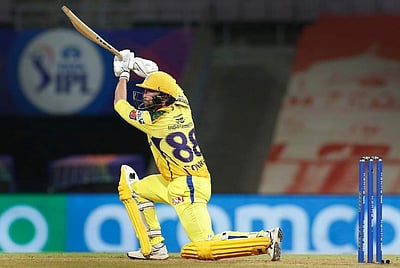 கான்வே அதிரடி அரைசதம்: சென்னை அணி 208 ரன்கள் குவிப்பு