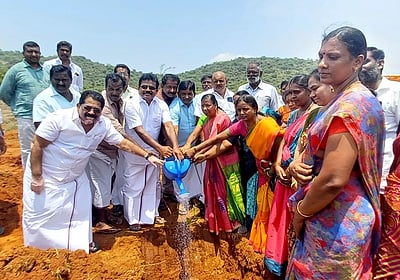 ஒட்டன்சத்திரம் அருகே மரக்கன்று நடும் விழா