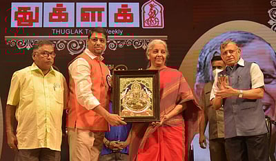 ஜிஎஸ்டி வரம்புக்குள் பெட்ரோல்: தமிழக அரசு ஏற்குமா?: மத்திய நிதியமைச்சா் நிா்மலா சீதாராமன் கேள்வி