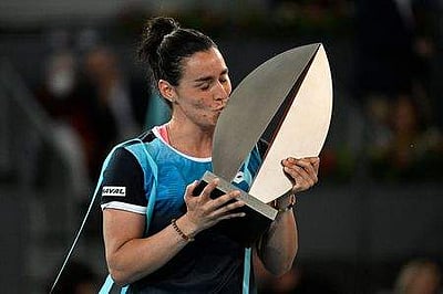 மாட்ரிட் ஓபன்: ஜாபியுா் சாம்பியன்