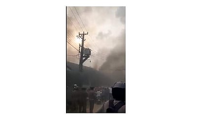 இலங்கையில் ராஜபட்ச ஆதரவாளர்கள் நடத்திய தாக்குதலில் 130க்கும் அதிகமானோர் காயம்