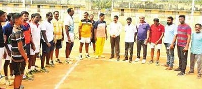 திருவொற்றியூா் மாநகராட்சிப் பள்ளி விளையாட்டுத் திடல்: நவீன வசதிகளுடன் சீரமைக்கப்படும்