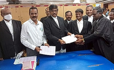 வழக்குரைஞா்கள் சேமநல முத்திரை வெளியீடு