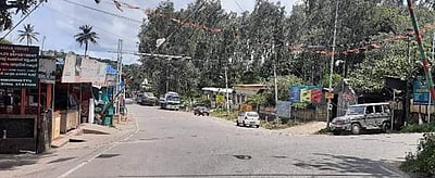 இடுக்கி மாவட்டத்தில் கடையடைப்பு போராட்டம் எதிரொலி: தேனி மாவட்ட எல்லையில் பேருந்துகள் நிறுத்தம்