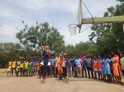 கடலூா் மாவட்ட கூடைப்பந்து அணி வீரா்கள் தோ்வு