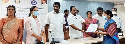 அடுக்குமாடிக் குடியிருப்புகளில்  வீடு ஒதுக்கீடு ஆணை