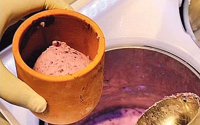 குடுவையில் ஐஸ் க்ரீம்!