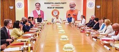 13 நாடுகளின் தூதா்களுடன் ஜெ.பி.நட்டா கலந்துரையாடல்