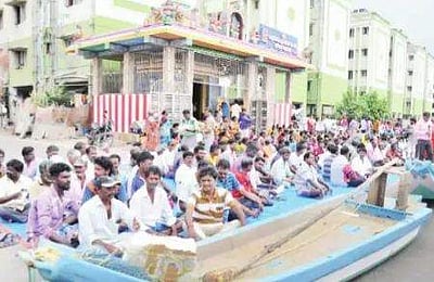 கோயிலை இடிக்க முயற்சி: பொதுமக்கள் போராட்டம்