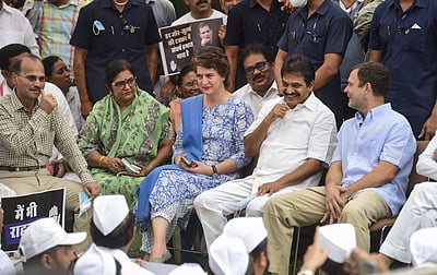 தில்லியில் காங்கிரஸ் மூத்த தலைவர்கள் கைது