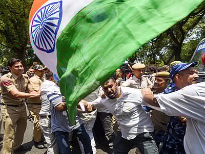 மோடி ஒரு சர்வாதிகாரி: விடியோ மூலம் காங்கிரஸ் குற்றச்சாட்டு