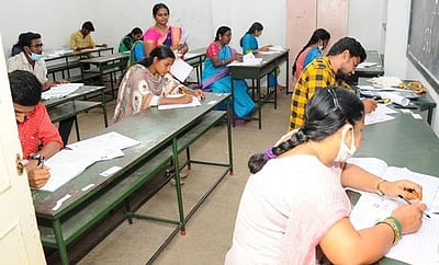 9 ஆயிரத்துக்கும் மேற்பட்ட காலியிடங்கள்... ஆசிரியர் தகுதித் தேர்வு எப்போது?