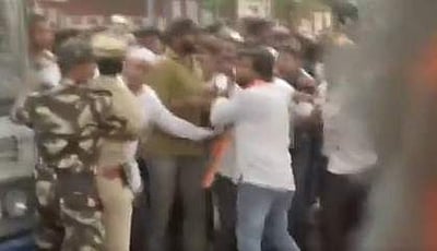 தெலங்கானா: அமலாக்கத் துறையைக் கண்டித்து காங்கிரஸ் கட்சியினர் போராட்டம்