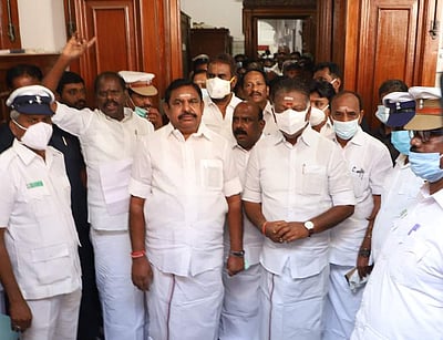 அதிமுக பொதுக்குழுவுக்குத் தடை விதிக்க நீதிமன்றம் மறுப்பு