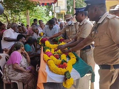 காஞ்சிபுரம்: ராணுவ மரியாதையுடன் வீரர் உடல்  நல்லடக்கம்