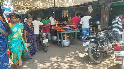 மேட்டூர் அணைக்கட்டு முனியப்பன் கோயில் வளாக ஆக்கிரமிப்புகளை அகற்றுக: பக்தர்கள் கோரிக்கை