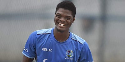 டெஸ்ட் தொடர்: முதல் இன்னிங்ஸில் 103 ரன்களுக்குச் சுருண்ட வங்கதேச அணி