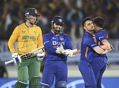 தென்னாப்பிரிக்காவுக்கு எதிரான ஆட்டத்தில் இந்தியா அபார வெற்றி