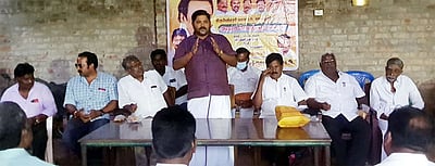 மாதனூா் ஒன்றிய திமுக செயற்குழுக் கூட்டம்